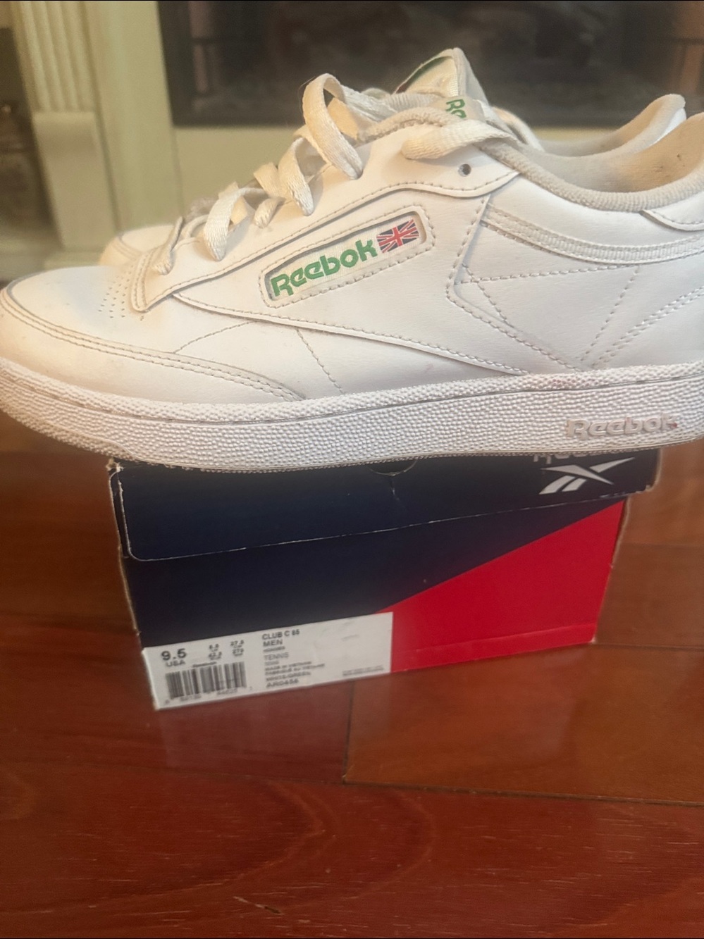 Reebok - Picture 2 of 6